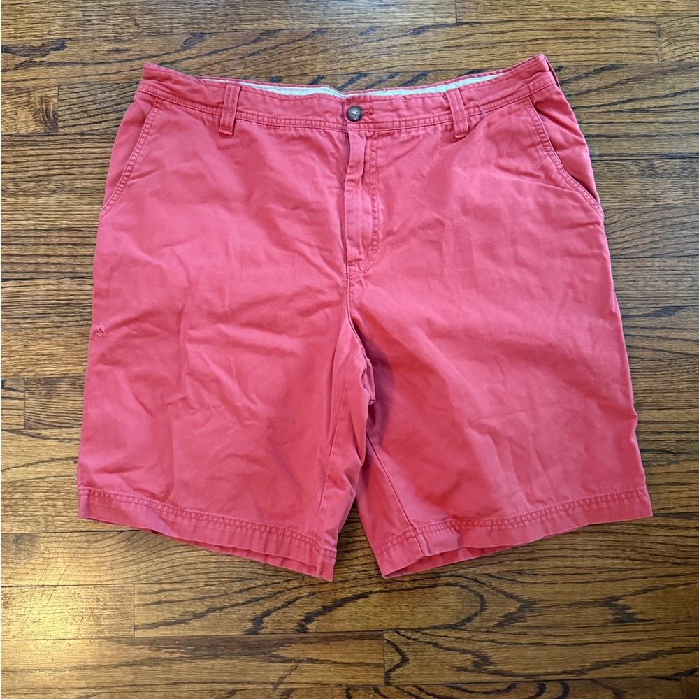 Izod Men's Salmon Flat Front Shorts